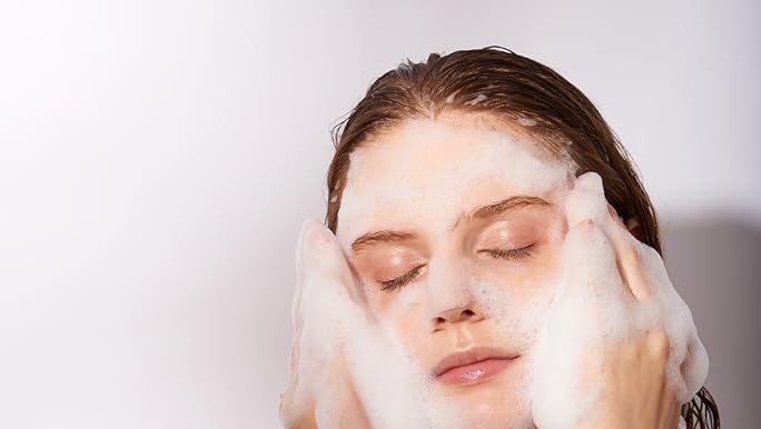 شستن صورت برای شفافیت پوست